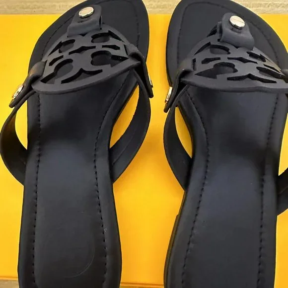 【関税&送料込】Tory Burch Black Leather Slippers Tory Burch Mellow Studded Leather Slippers | Black | FARFETCH